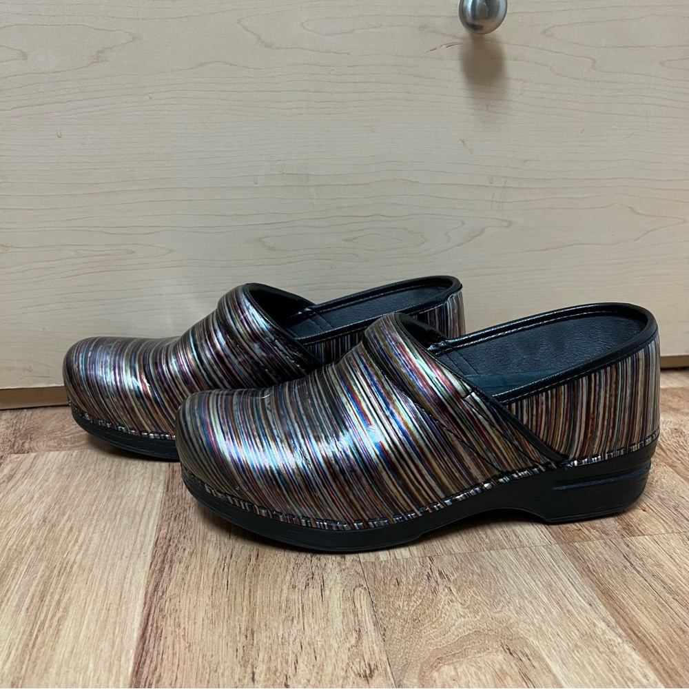 Dansko Professional Style Clogs size 39 Multicolored Stripes